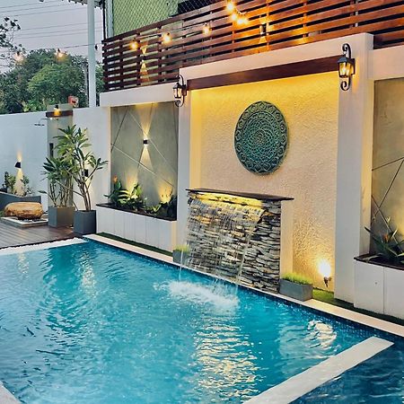8 Plus Luxury Apartments Negombo Esterno foto