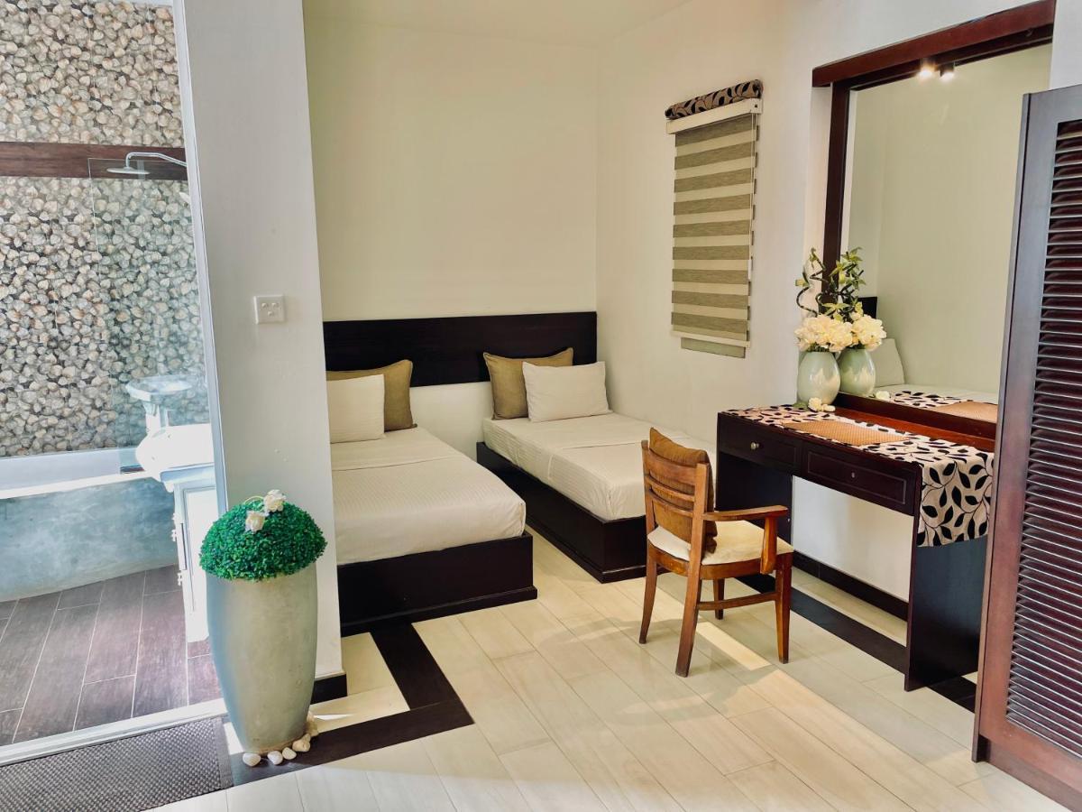 8 Plus Luxury Apartments Negombo Esterno foto