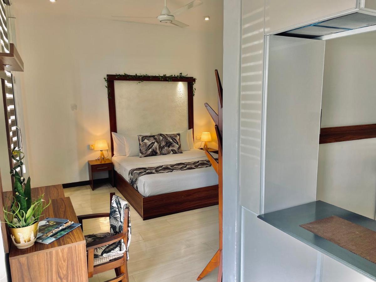 8 Plus Luxury Apartments Negombo Esterno foto