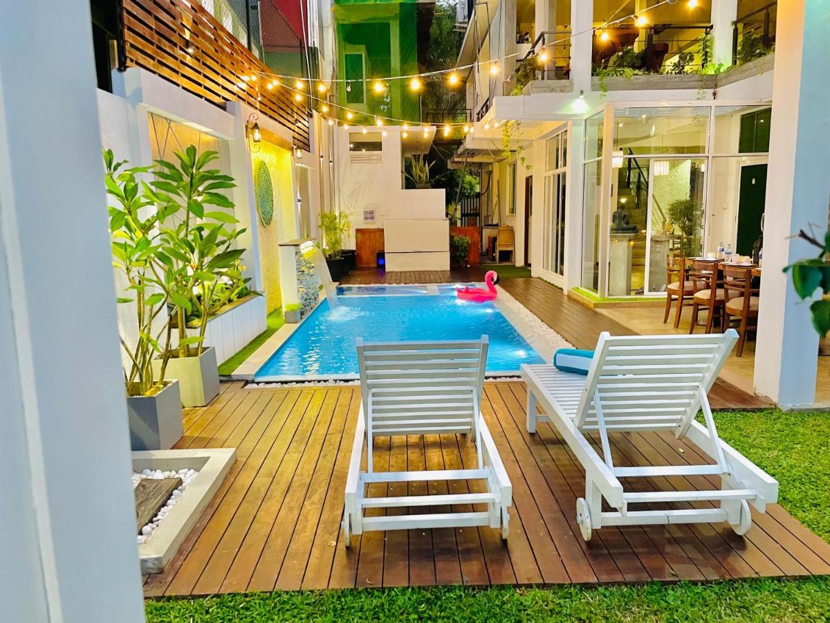 8 Plus Luxury Apartments Negombo Esterno foto