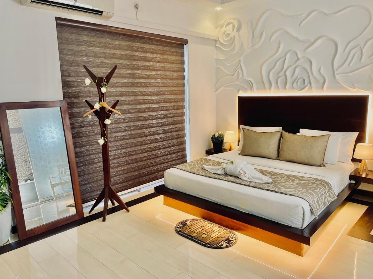 8 Plus Luxury Apartments Negombo Esterno foto