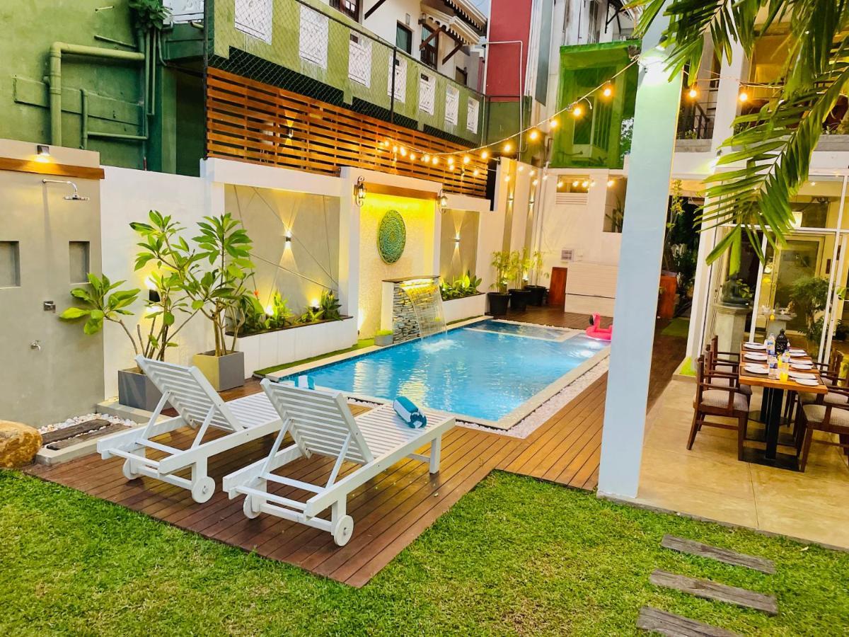 8 Plus Luxury Apartments Negombo Esterno foto