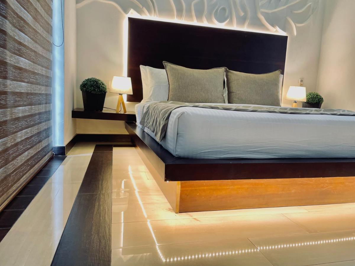 8 Plus Luxury Apartments Negombo Esterno foto