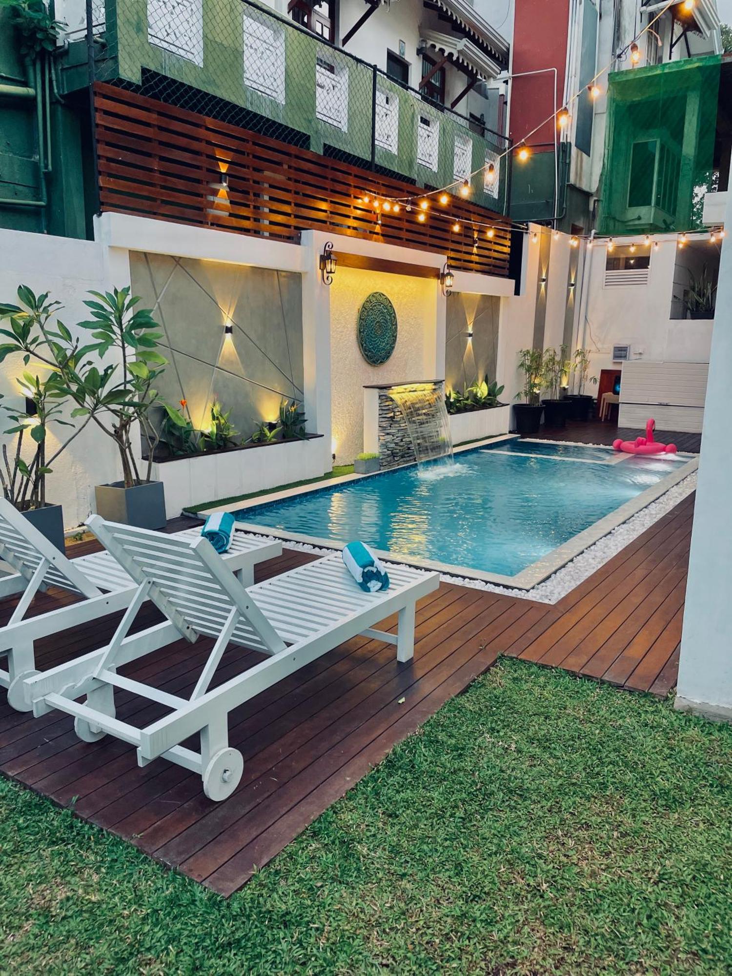 8 Plus Luxury Apartments Negombo Esterno foto