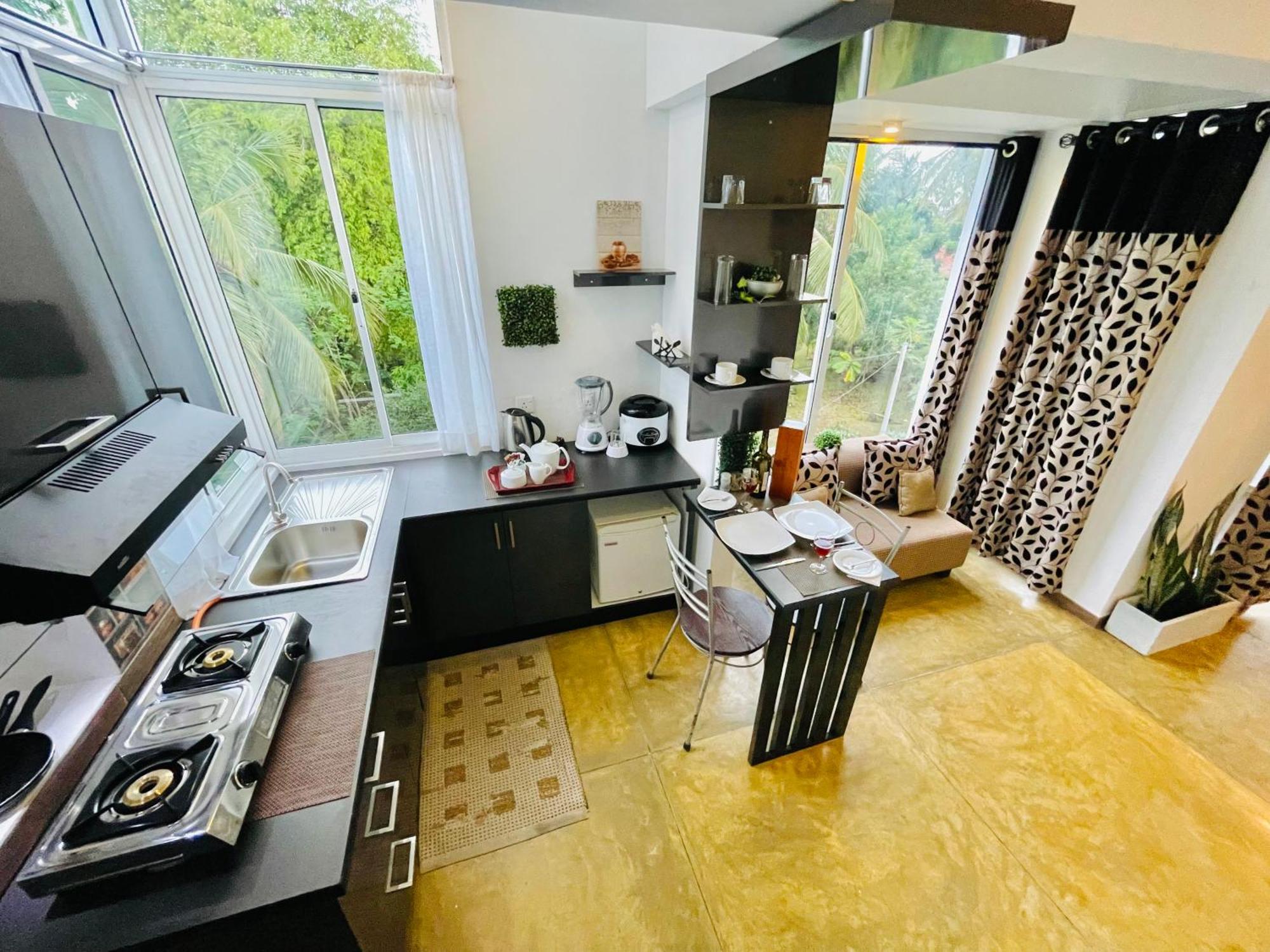 8 Plus Luxury Apartments Negombo Esterno foto