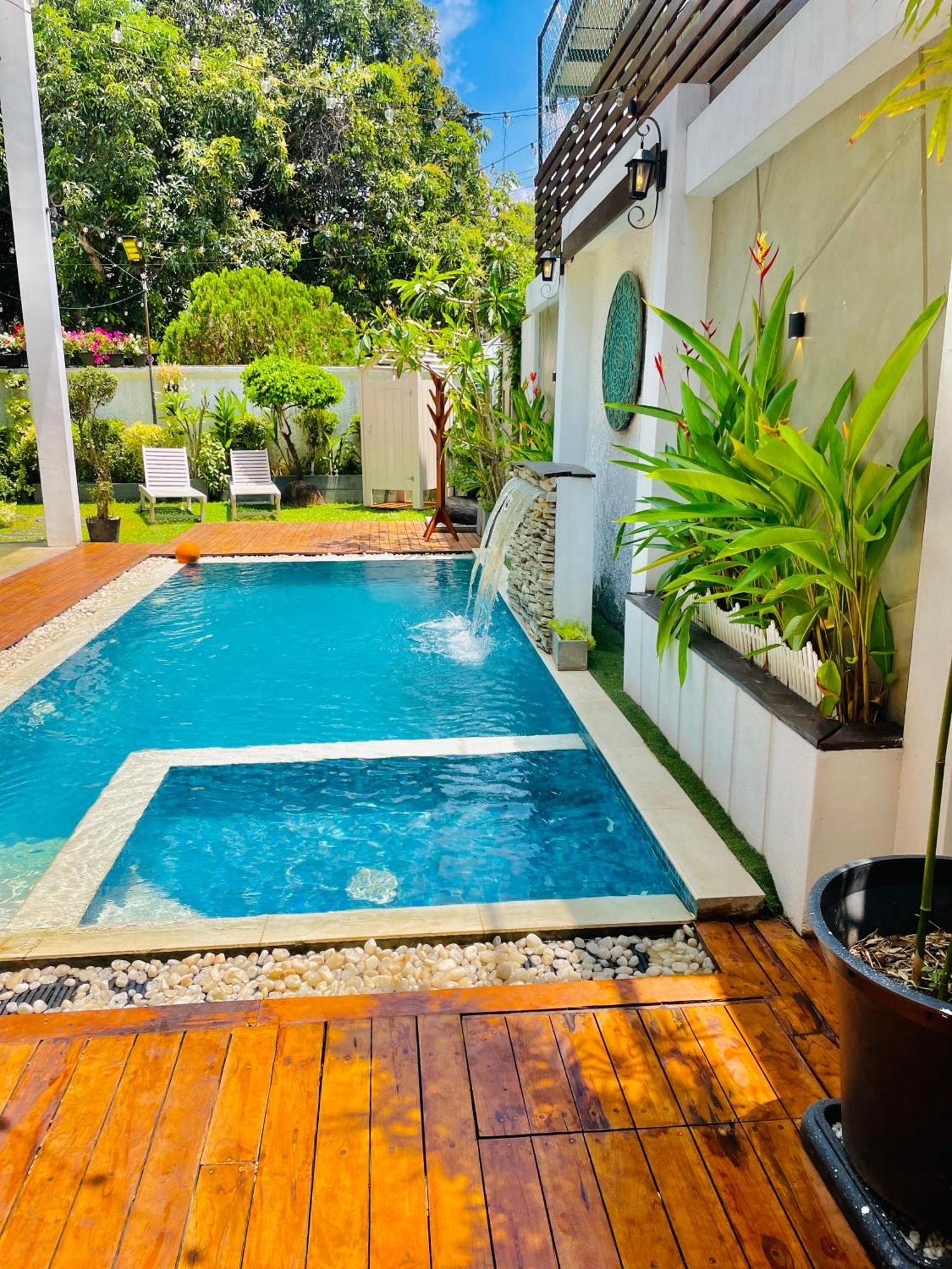 8 Plus Luxury Apartments Negombo Esterno foto
